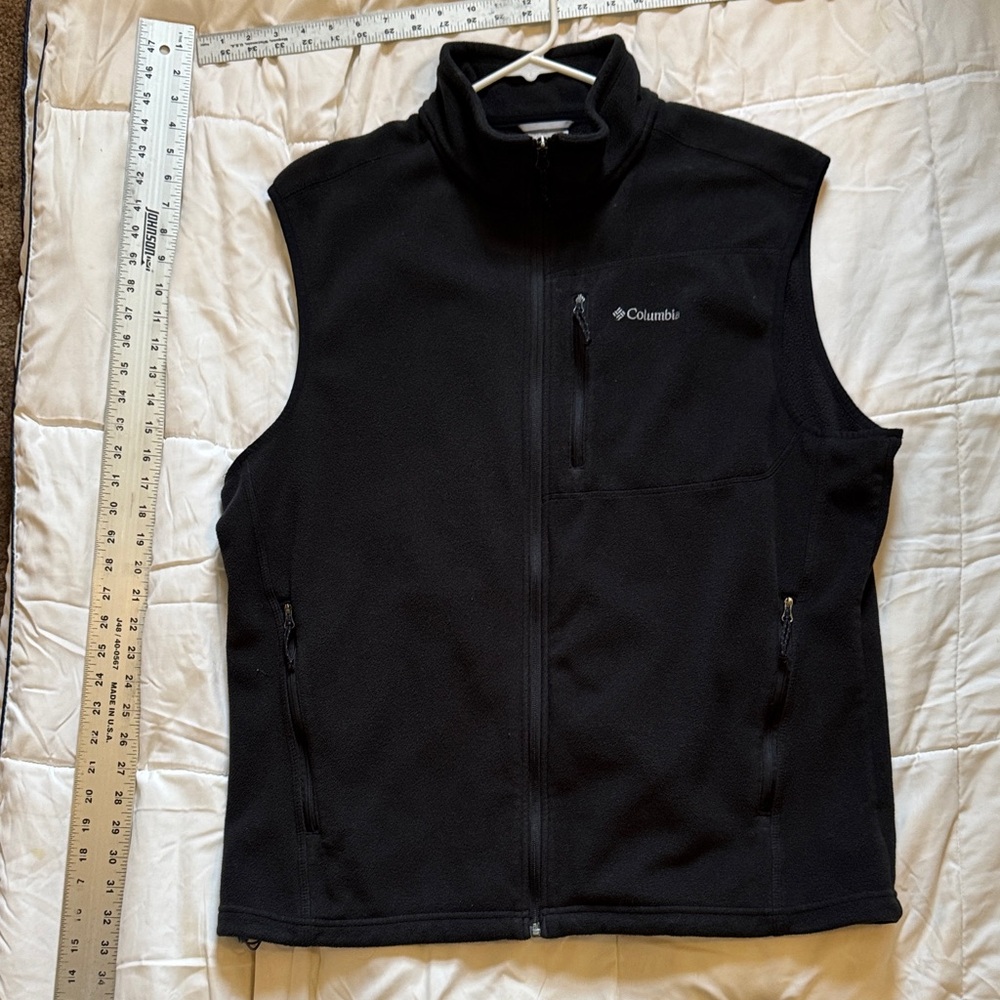 Columbia Black Sleeveless Fleece Jacket